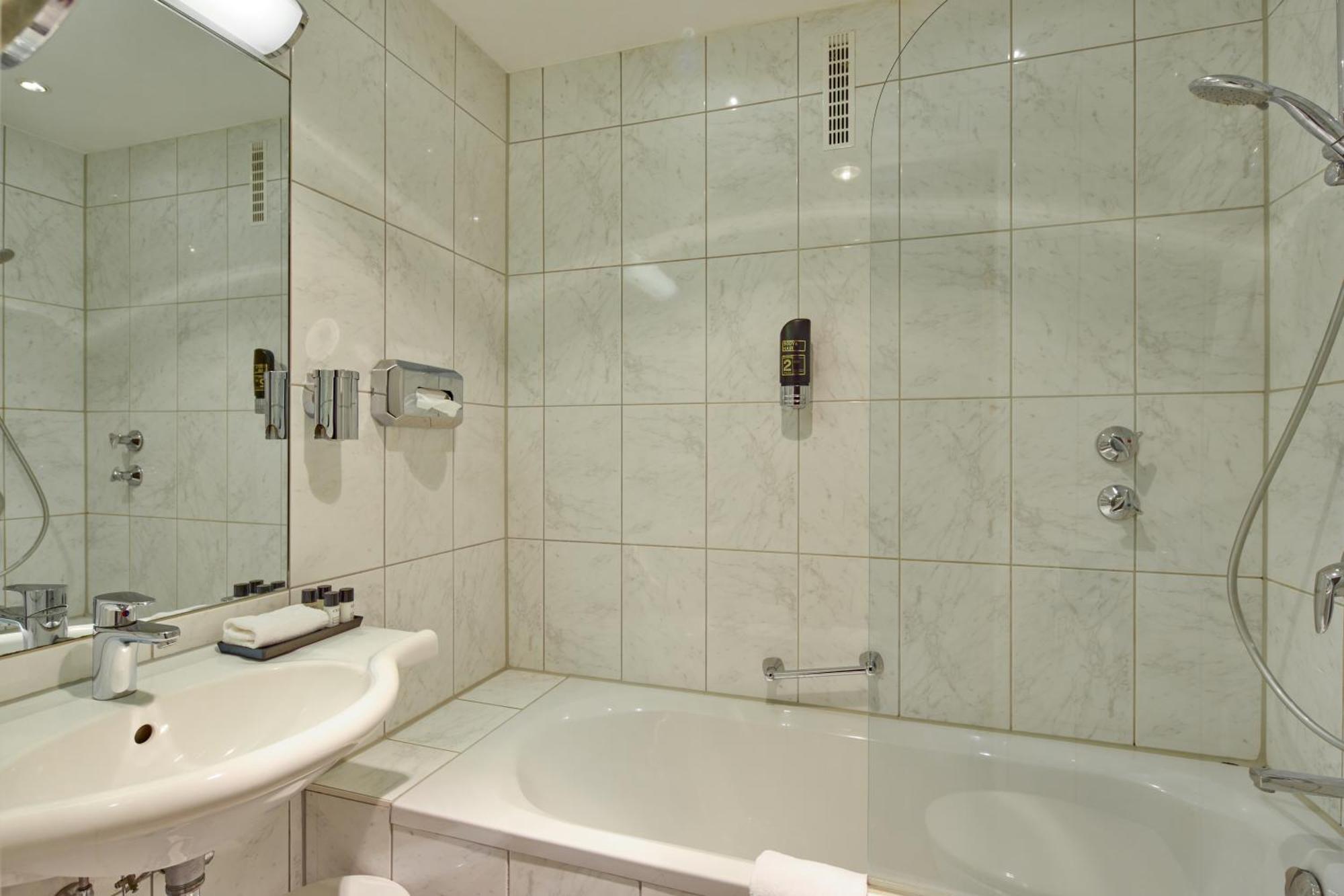 Trip Esplanade Hotel 4*